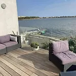 Villa Design With Panoramic Pond View And Jacuzzi *
