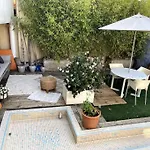 Villa Design With Panoramic Pond View And Jacuzzi *