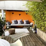 Design With Panoramic Pond View And Jacuzzi Villa *