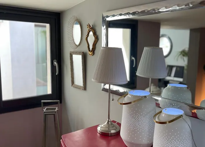 Design With Panoramic Pond View And Jacuzzi Pérols