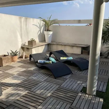 Design With Panoramic Pond View And Jacuzzi * Pérols