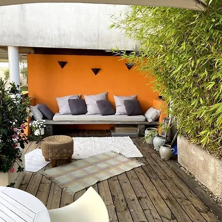 Design With Panoramic Pond View And Jacuzzi Villa *