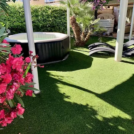 빌라 Design With Panoramic Pond View And Jacuzzi *