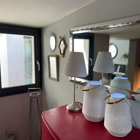 Design With Panoramic Pond View And Jacuzzi Pérols