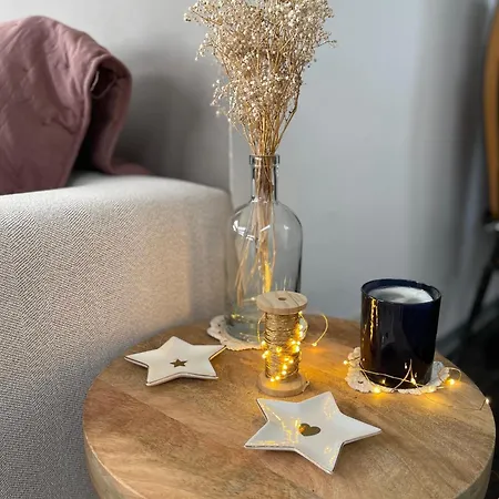 빌라 Design With Panoramic Pond View And Jacuzzi 페홀