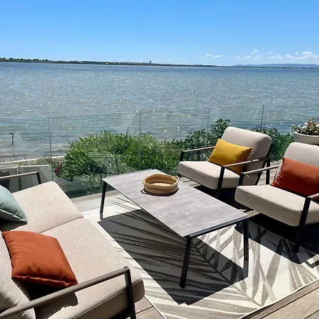 Design With Panoramic Pond View And Jacuzzi *