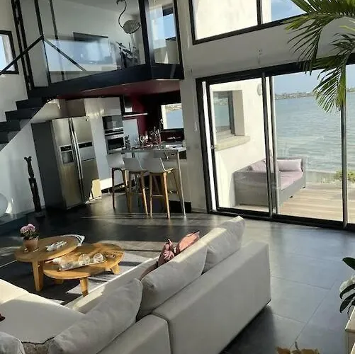 Design With Panoramic Pond View And Jacuzzi 别墅 Pérols