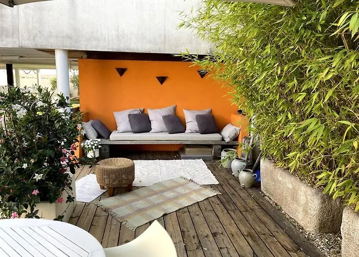 Design With Panoramic Pond View And Jacuzzi 别墅 *