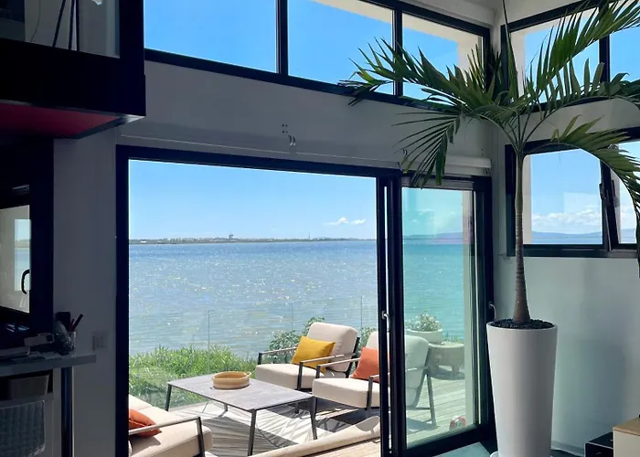 别墅 Design With Panoramic Pond View And Jacuzzi *