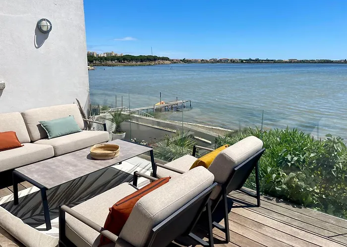 别墅 Design With Panoramic Pond View And Jacuzzi *