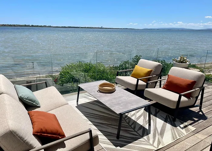 Design With Panoramic Pond View And Jacuzzi *